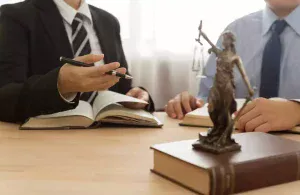 How do attorneys get paid for car accidents?